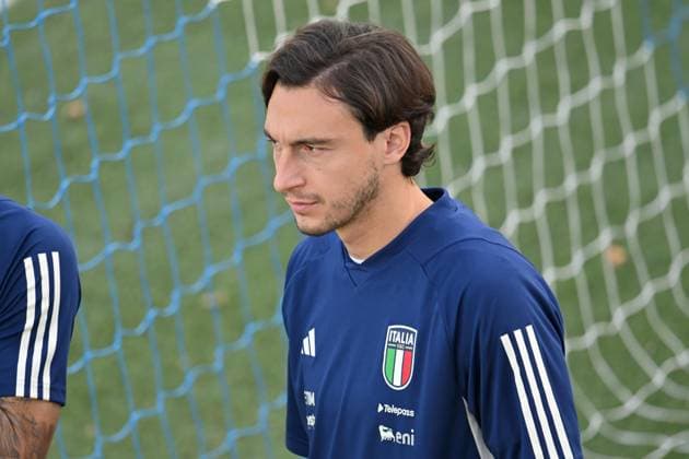 October 12, 2023, Florence, Italy: Italian player Matteo Darmian during a training session of the Italian national soccer team at the Coverciano traning centre near Florence, Italy, 12 October 2023.ANSA CLAUDIO GIOVANNINI L ITALIA OPERAIA, CON MALTA E INGHILTERRA PER NON SUBIRE GOL  - ZUMAa110 20231012_zaf_a110_023 Copyright: xClaudioxGiovanninix