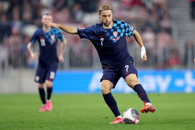 Croatia v Türkiye: Group D - UEFA EURO, EM, Europameisterschaft,Fussball 2024 European Qualifiers OSIJEK, CROATIA - OCTOBER 12: Lovro Majer of Croatia controls the ball during the UEFA EURO 2024 European qualifier match between Croatia and Türkiye at Opus Arena on October 12, 2023 in Osijek, Croatia. IgorxKralj PIXSELL