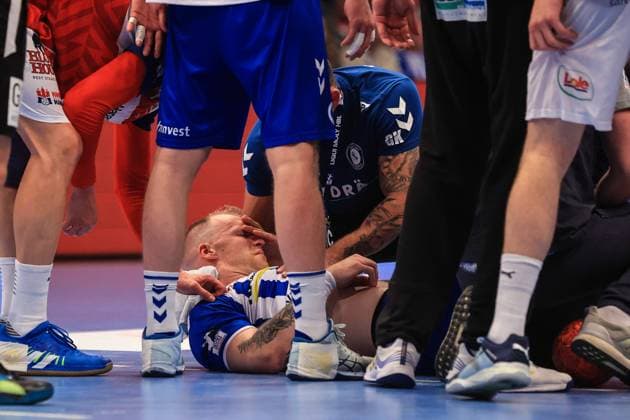 Handball I Men I Season 2023 24 I HBL I 9 Matchday I HSV Hamburg TVB Stuttgart I 12 10 2023 Jonas Truchanovicius 10, TVB Stuttgart injured on the ground Copyright: xLobeca RHx