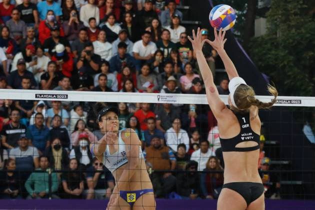 Beach volleyball, Beachvolleyball World Cup Women s Quarterfinals Brazil Vs Germany October 12, 2023, Tlaxcala, Mexico: Svenja Müller of Germany competes against Taina Bigi of Brazil during the Beach Volleyball World Cup Women s Quarterfinals between Germany and Brazil. on October 12, 2023 in Tlaxcala, Mexico. (Photo by Essene Hernandez Eyepix Group) Copyright: xEssenexHernandez xEyepixxGroupx EH_12102023_101236