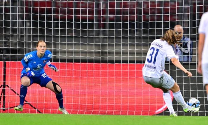 13 10 2023 football season 2023 2024 1 women football Bundesliga 04 matchday 1 FC Nürnberg FCN club TSG 1899 Hoffenheim sports photo zinc xwoxzix Jana Feldkamp 31, TSG Hoffenheim scores goal to 0 2 by penalty penalty kick