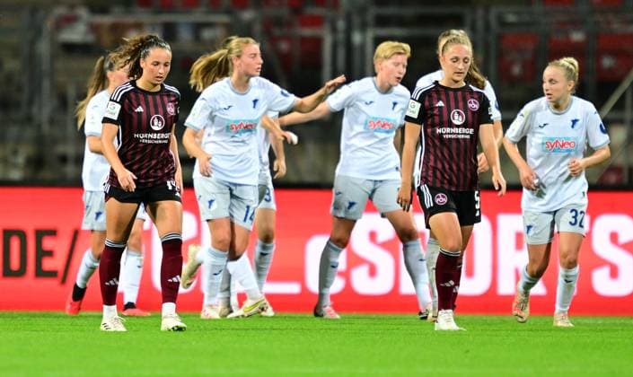 13 10 2023 football season 2023 2024 1 womens football Bundesliga 04 match day 1 FC Nürnberg FCN club TSG 1899 Hoffenheim sports photo zinc xwoxzix Elena Mühlemann Muehlemann 14, 1 FC Nürnberg FCN Alina Mailbeck 5, 1 FC Nürnberg FCN disappointed disappointment back Jana Feldkamp 31, TSG Hoffenheim scores goal to 0 2 by penalty kick penalty kick