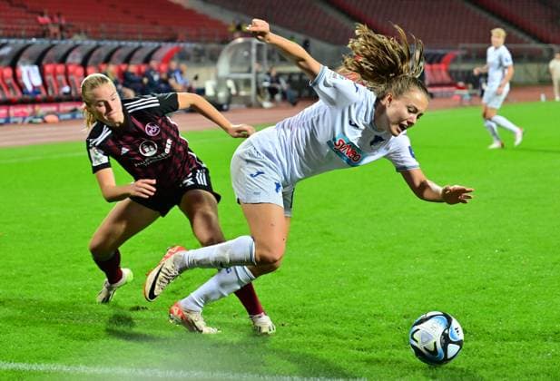 13 10 2023 football season 2023 2024 1 women football Bundesliga 04 matchday 1 FC Nürnberg FCN club TSG 1899 Hoffenheim sports photo zinc xwoxzix Amelie Thöle Thoele 12, 1 FC Nürnberg FCN Mara Alber 11, TSG Hoffenheim