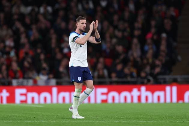 England gegen Australien Internationales Freundschaftsspiel 13. Oktober 2023 Wembley, Internationales Fußball-Freundschaftsspiel England gegen Australien, Jordan Henderson von England applaudiert, als er ausgewechselt wird Foto von Jacques Feeney London UK  Copyright: xJacquesxFeeneyxOffside