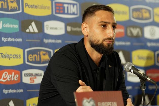UEFA European Football Championship - press conference, PK, Pressekonferenz Italy Gianluigi Donnarumma of Italy speaks with the media during a press conference at Stadio San Nicola on October 13, 2023 in Bari, Italy. during Press Conference Italy, UEFA European Football Championship in Bari, Italy, October 13 2023 Bari Italy  Copyright: xIPAxSport ABACAx BRIPASport20231014_028 IPAxSport ABACAx BRIPASport20231014_028