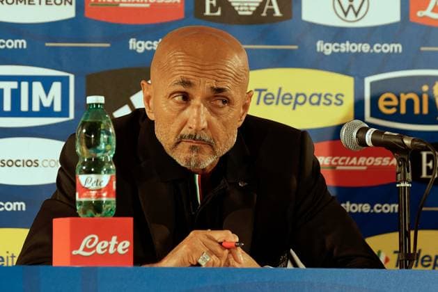 UEFA European Football Championship - press conference, PK, Pressekonferenz Italy Luciano Spalletti head coach of Italy speaks with the media during a press conference at Stadio San Nicola on October 13, 2023 in Bari, Italy. during Press Conference Italy, UEFA European Football Championship in Bari, Italy, October 13 2023 Bari Italy  Copyright: xIPAxSport ABACAx BRIPASport20231014_035 IPAxSport ABACAx BRIPASport20231014_035