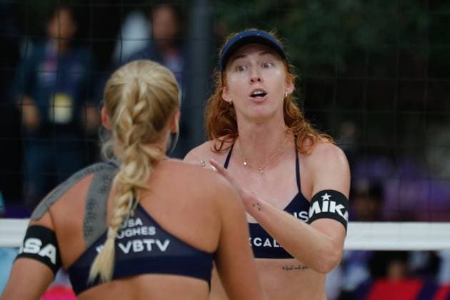 October 14, 2023, Tlaxcala, Ciudad de Mexico, Mexico: October 13, 2023, Tlaxcala, Mexico: Kelly Cheng and Sara Hughes of USA celebrate during the Beach volleyball, Beachvolleyball World Championship, WM, Weltmeisterschaft Women s Quarterfinals between USA and Brazil. on October 13, 2023 in Tlaxcala, Mexico. Tlaxcala Mexico - ZUMAe321 20231014_zsa_e321_043 Copyright: xEssenexHernandez xEyepixxGroupx