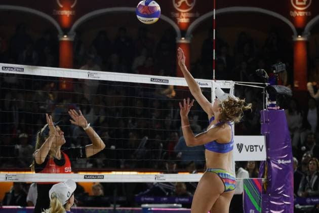 Beach volleyball, Beachvolleyball World Championship, WM, Weltmeisterschaft Women™s Quarterfinals USA Vs Switzerland October 13, 2023, Tlaxcala, Mexico: Kristen Nuss of USA competes agains Tanja Hüberli of Switzerland during the Beach Volleyball World Championship Women s Quarterfinals between USA and Switzerland. on October 13, 2023 in Tlaxcala, Mexico. (Photo by Essene Hernandez Eyepix Group) Copyright: xEssenexHernandez xEyepixxGroupx EH_13102023_101458