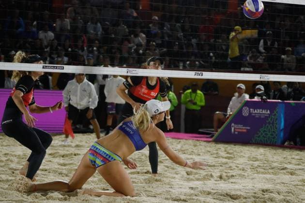 October 14, 2023, Tlaxcala, Ciudad de Mexico, Mexico: October 13, 2023, Tlaxcala, Mexico: Taryn Kloth of USA competes agains team Switzerland during the Beach volleyball, Beachvolleyball World Championship, WM, Weltmeisterschaft Women s Quarterfinals between USA and Switzerland. on October 13, 2023 in Tlaxcala, Mexico. Tlaxcala Mexico - ZUMAe321 20231014_zsa_e321_074 Copyright: xEssenexHernandez xEyepixxGroupx