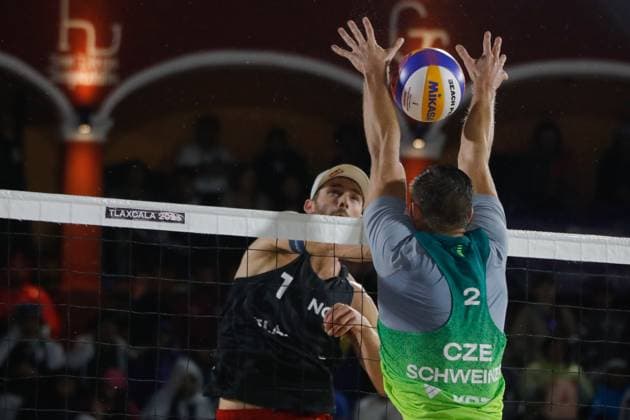 Beach volleyball, Beachvolleyball World Championship, WM, Weltmeisterschaft Men™s Quarterfinals Czechia Vs Norway October 13, 2023, Tlaxcala, Mexico: Anders Berntsen Mol of Norway competes agains David Schweiner of Czechia during the Beach Volleyball World Championship Men s Quarterfinals between Norway and Czechia. on October 13, 2023 in Tlaxcala, Mexico. (Photo by Essene Hernandez Eyepix Group) Copyright: xEssenexHernandez xEyepixxGroupx EH_13102023_101486