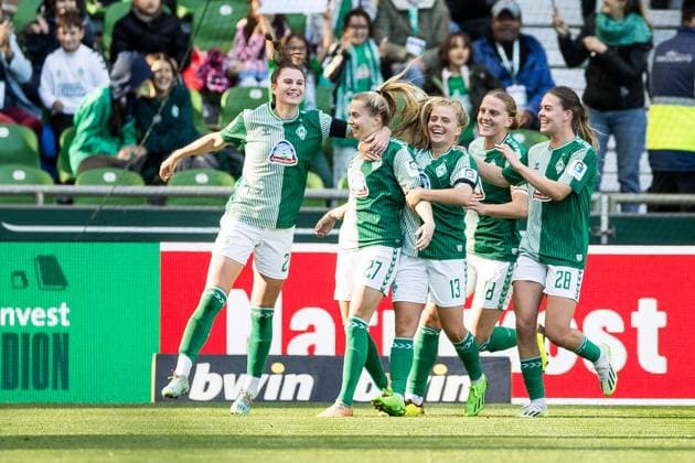 GOOGLE PIXEL Womens Bundesliga, SV Werder Bremen 1 FC Koeln 14 10 2023 Cheers to 1 0 after own goal by Celina Degen 1 FC Koeln, 5 GOOGLE PIXEL Womens Bundesliga, SV Werder Bremen 1 FC Koeln, Bremen, wohninvest Weserstadion on 14 10 2023 DFB REGULATIONS PROHIBIT ANY USE OF PHOTOGRAPHS AS IMAGE SEQUENCES AND OR QUASI VIDEO Copyright: xBEAUTIFULxSPORTS Wunderlx