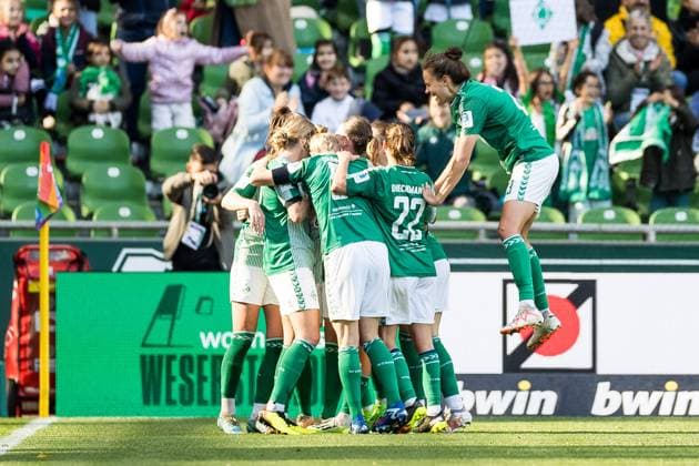 GOOGLE PIXEL Womens Bundesliga, SV Werder Bremen 1 FC Koeln 14 10 2023 Cheers to 1 0 after own goal by Celina Degen 1 FC Koeln, 5 GOOGLE PIXEL Womens Bundesliga, SV Werder Bremen 1 FC Koeln, Bremen, wohninvest Weserstadion on 14 10 2023 DFB REGULATIONS PROHIBIT ANY USE OF PHOTOGRAPHS AS IMAGE SEQUENCES AND OR QUASI VIDEO Copyright: xBEAUTIFULxSPORTS Wunderlx