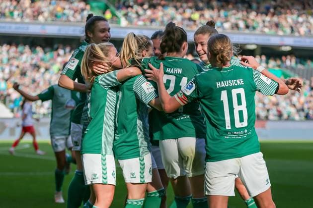 v li , THE DFB DIRECTIVES PROHIBIT ANY USE OF PHOTOGRAPHS AS IMAGE SEQUENCES AND OR QUASI VIDEO , 14 10 2023, Bremen Germany , Football, Google Pixel Women Bundesliga, SV Werder Bremen 1 FC Köln xobx