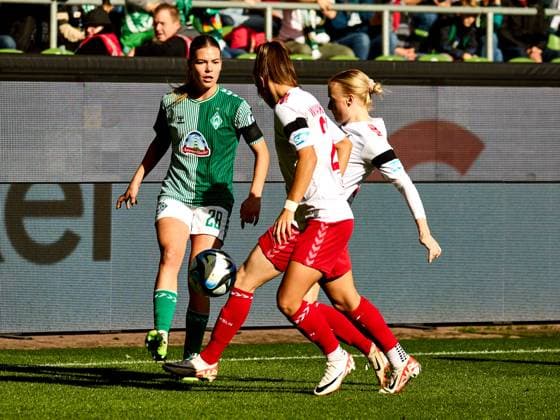 Juliane Wirtz SV Werder Bremen 28 , Chiara Hahn SV Werder Bremen 21 , Anna Gerhardt 1 FC Koeln 21 GER, SV Werder Bremen 1 FC Koeln, Football, Womens Bundesliga, 4 Matchday, Season 2023 2024, 14 10 2023 GER, SV Werder Bremen 1 FC Koeln, Football, Womens Bundesliga, 4 Matchday, Season 2023 2024, 14 10 2023 Bremen Copyright: xEibner-Pressefoto xStephaniexZerx EP_SZE