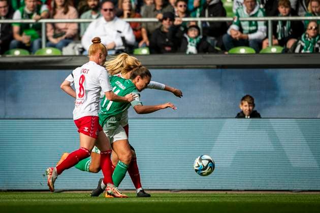 GER, FFBL, SV Werder Bremen vs 1 FC Koeln 14 10 2023, wohninvest WESERSTADION, GER, FFBL, SV Werder Bremen vs 1 FC Koeln in the picture Maja Sternad SV Werder Bremen 11 takes on Laura Vogt 1 FC Koeln 08, nordphotoxGmbHx xRauch nph00251