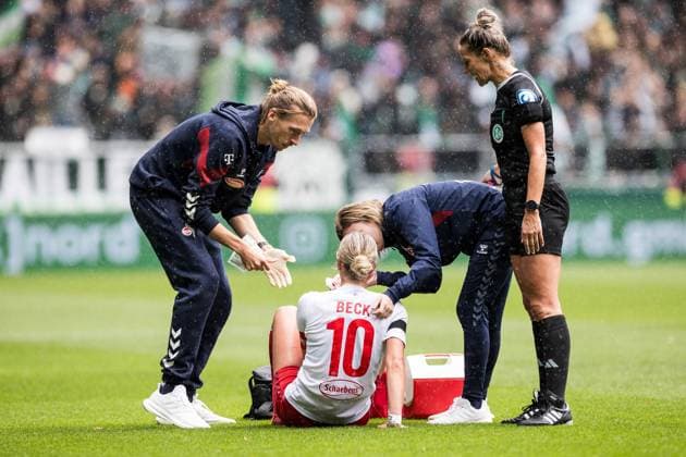 GOOGLE PIXEL Womens Bundesliga, SV Werder Bremen 1 FC Koeln 14 10 2023 Sharon Beck 1 FC Koeln, 10 must be treated with bleeding nose GOOGLE PIXEL Womens Bundesliga, SV Werder Bremen 1 FC Koeln, Bremen, wohninvest Weserstadion on 14 10 2023 DFB REGULATIONS PROHIBIT ANY USE OF PHOTOGRAPHS AS IMAGE SEQUENCES AND OR QUASI VIDEO Copyright: xBEAUTIFULxSPORTS Wunderlx
