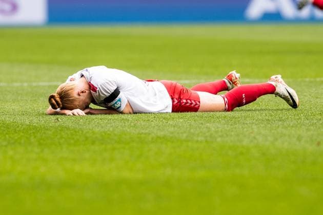 GOOGLE PIXEL Womens Bundesliga, SV Werder Bremen 1 FC Koeln 14 10 2023 Laura Vogt 1 FC Koeln, 8 on the ground after foul GOOGLE PIXEL Womens Bundesliga, SV Werder Bremen 1 FC Koeln, Bremen, wohninvest Weserstadion on 14 10 2023 DFB REGULATIONS PROHIBIT ANY USE OF PHOTOGRAPHS AS IMAGE SEQUENCES AND OR QUASI VIDEO Copyright: xBEAUTIFULxSPORTS Wunderlx
