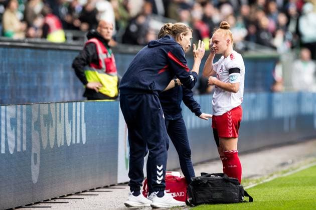GOOGLE PIXEL Womens Bundesliga, SV Werder Bremen 1 FC Koeln 14 10 2023 Laura Vogt 1 FC Koeln, 8 must be treated on the sidelines GOOGLE PIXEL Womens Bundesliga, SV Werder Bremen 1 FC Koeln, Bremen, wohninvest Weserstadion on 14 10 2023 DFB REGULATIONS PROHIBIT ANY USE OF PHOTOGRAPHS AS IMAGE SEQUENCES AND OR QUASI VIDEO Copyright: xBEAUTIFULxSPORTS Wunderlx
