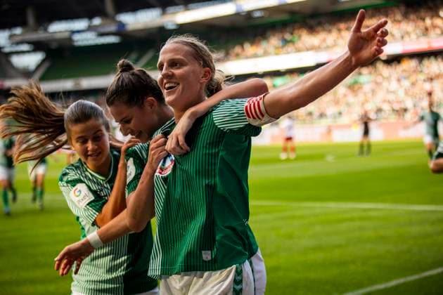 GER, FFBL, SV Werder Bremen vs 1 FC Koeln 14 10 2023, wohninvest WESERSTADION, GER, FFBL, SV Werder Bremen vs 1 FC Koeln in picture Lina Hausicke SV Werder Bremen 18 scores to 2 0 and cheers in front of the curve, nordphotoxGmbHx xRauch nph00251
