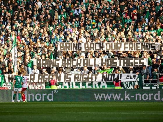 Werder fans with banner for Israel GER, SV Werder Bremen 1 FC Koeln, football, womens Bundesliga, 4 match day, season 2023 2024, 14 10 2023 GER, SV Werder Bremen 1 FC Koeln, football, womens Bundesliga, 4 match day, season 2023 2024, 14 10 2023 Bremen Copyright: xEibner-Pressefoto xStephaniexZerx EP_SZE