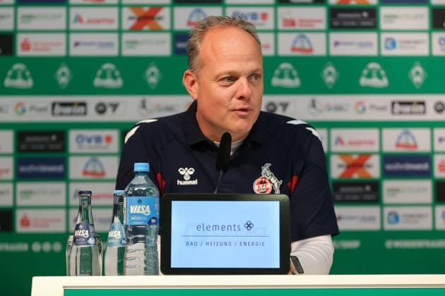 v li Daniel Weber coach, 1 FC Köln during press conference, portrait, close-up, single photo, single image, THE DFB DIRECTIVES PROHIBIT ANY USE OF PHOTOGRAPHS AS IMAGE SEQUENCES AND OR QUASI VIDEO , 14 10 2023, Bremen Germany , Football, Google Pixel Women Bundesliga, SV Werder Bremen 1 FC Köln xobx