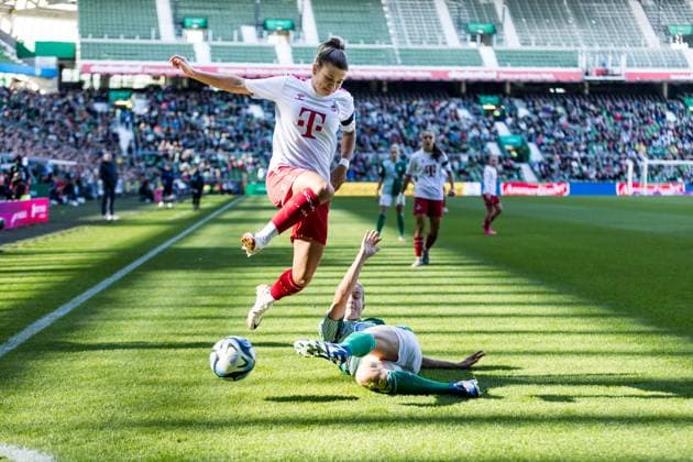 GOOGLE PIXEL Womens Bundesliga, SV Werder Bremen 1 FC Koeln 14 10 2023 Martyna Wiankowska 1 FC Koeln, 26 , Michelle Ulbrich SV Werder Bremen, 5 GOOGLE PIXEL Womens Bundesliga, SV Werder Bremen 1 FC Koeln, Bremen, wohninvest Weserstadion am 14 10 2023 DFB REGULATIONS PROHIBIT ANY USE OF PHOTOGRAPHS AS IMAGE SEQUENCES AND OR QUASI VIDEO Copyright: xBEAUTIFULxSPORTS Wunderlx