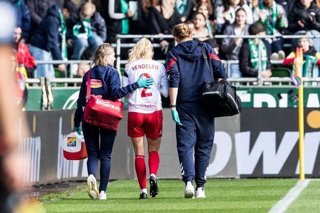 GOOGLE PIXEL Womens Bundesliga, SV Werder Bremen 1 FC Koeln 14 10 2023 Sofie Vendelbo 1 FC Koeln, 2 must be escorted off the field after substitution GOOGLE PIXEL Womens Bundesliga, SV Werder Bremen 1 FC Koeln, Bremen, wohninvest Weserstadion on 14 10 2023 DFB REGULATIONS PROHIBIT ANY USE OF PHOTOGRAPHS AS IMAGE SEQUENCES AND OR QUASI VIDEO Copyright: xBEAUTIFULxSPORTS Wunderlx