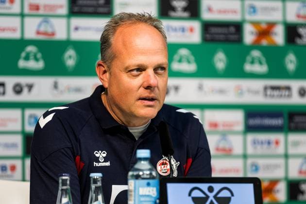 GOOGLE PIXEL Womens Bundesliga, SV Werder Bremen 1 FC Koeln 14 10 2023 Daniel Weber coach 1 FC Koeln in the press conference GOOGLE PIXEL Womens Bundesliga, SV Werder Bremen 1 FC Koeln, Bremen, wohninvest Weserstadion on 14 10 2023 DFB REGULATIONS PROHIBIT ANY USE OF PHOTOGRAPHS AS IMAGE SEQUENCES AND OR QUASI VIDEO Copyright: xBEAUTIFULxSPORTS Wunderlx