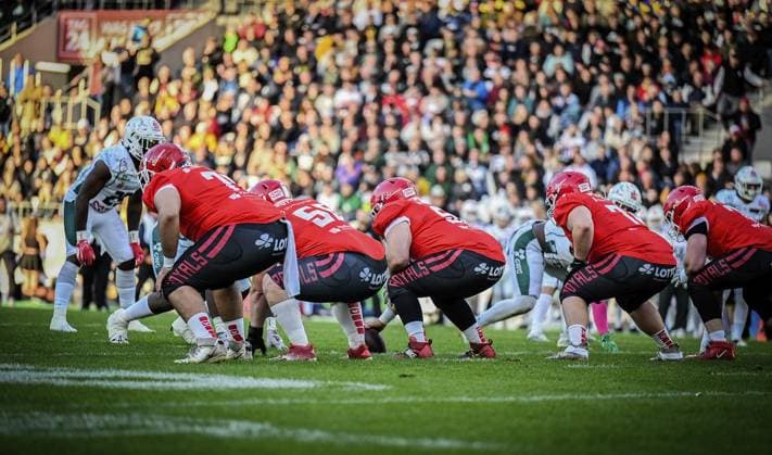 <p>Spieler der Potsdam Royals kämpfen gegen Spieler der Schwäbisch Hall Unicorns am Samstag, den 14. Oktober 2023. Endspiel um die Deutsche Meisterschaft im American Football im Stadion an der Hafenstraße. Es spielen die Potsdam Royals gegen Schwäbisch Hall Unicorns. Ein buntes Rahmenprogramm findet vor dem Spiel am Stadion. Deutschland NRW Essen Copyright: KerstinxKokoska