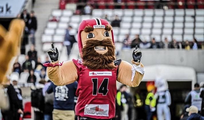 <p>Die Maskottchen im Stadion am Samstag, den 14. Oktober 2023. Endspiel um die Deutsche Meisterschaft im American Football im Stadion an der Hafenstraße. Es spielen die Potsdam Royals gegen Schwäbisch Hall Unicorns. Ein buntes Rahmenprogramm findet vor dem Spiel am Stadion statt. Deutschland NRW Essen Copyright: KerstinxKokoska