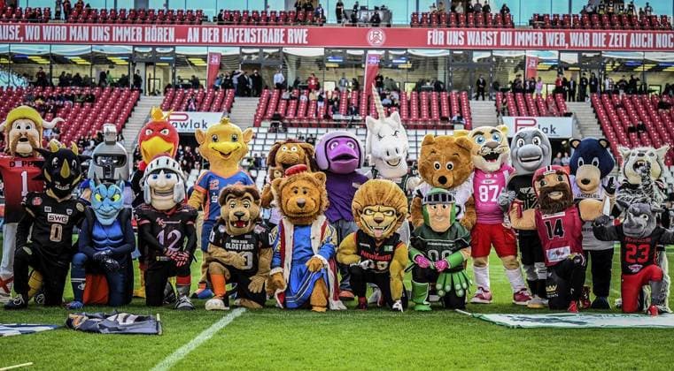 <p>Die Maskottchen im Stadion am Samstag, den 14. Oktober 2023. Endspiel um die Deutsche Meisterschaft im American Football im Stadion an der Hafenstraße. Es spielen die Potsdam Royals gegen Schwäbisch Hall Unicorns. Ein buntes Rahmenprogramm findet vor dem Spiel am Stadion statt. Deutschland NRW Essen Copyright: KerstinxKokoska