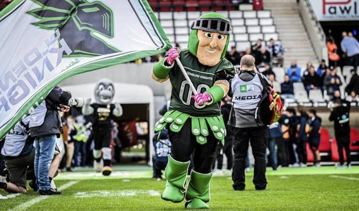 <p>Die Maskottchen im Stadion am Samstag, den 14. Oktober 2023. Endspiel um die Deutsche Meisterschaft im American Football im Stadion an der Hafenstraße. Es spielen die Potsdam Royals gegen Schwäbisch Hall Unicorns. Ein buntes Rahmenprogramm findet vor dem Spiel am Stadion statt. Deutschland NRW Essen Copyright: KerstinxKokoska