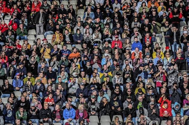 <p>Zuschauer im Stadion am Samstag, den 14. Oktober 2023. Endspiel um die Deutsche Meisterschaft im American Football im Stadion an der Hafenstraße. Es spielen die Potsdam Royals gegen Schwäbisch Hall Unicorns. Ein buntes Rahmenprogramm findet vor dem Spiel am Stadion statt. Deutschland NRW Essen Copyright: KerstinxKokoska