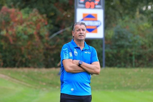 14 10 2023, SANKT VALENTIN, AUT, On the road in Upper Austria, ASK Case IH Steyr St Valentin, ASKÖ Oedt, Upper Austrian Football Association, LT1 OÖ Liga, 11 round, ASK St Valentin, ASKOE Oedt, Steyr Arena, LT1 OOE Liga, in picture coach, Kurt Russ, ASKÖ Oedt, ASKOE Oedt,