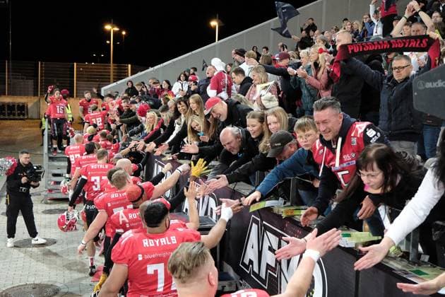 14 10 2023 Essen Stadion an der Hafenstrasse American Football ERIMA GFL Bowl 2023 Potsdam Royals vs Schwäbisch Hall Unicorns Big cheer the Potsdam Royals are German Champion 2023 and are celebrated by the Fns