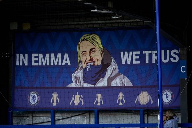 Chelsea Women v West Ham United Women FA Women s Super League 14 10 2023. Chelsea Manager Emma Hayes flag during the FA Women s Super League match between Chelsea Women and West Ham United Women at the Kingsmeadow Stadium, Kingston Upon Thames, England on 14 October 2023. Editorial use only DataCo restrictions apply See www.football-dataco.com , Copyright: xManjitxNarotrax PSI-18219-0068