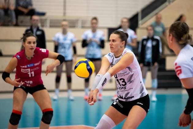 2 Bundesliga Women Pro Schwarz Weiss Erfurt vs TV Dingolfing Erfurt 14 10 2023 Lara Alyssa Darowski 13 Schwarz Weiss Erfurt 2 Bundesliga Women Pro Schwarz Weiss Erfurt vs TV Dingolfing Riethsporthalle Erfurt 14 10 2023 Copyright: xBEAUTIFULxSPORTS Duehringx
