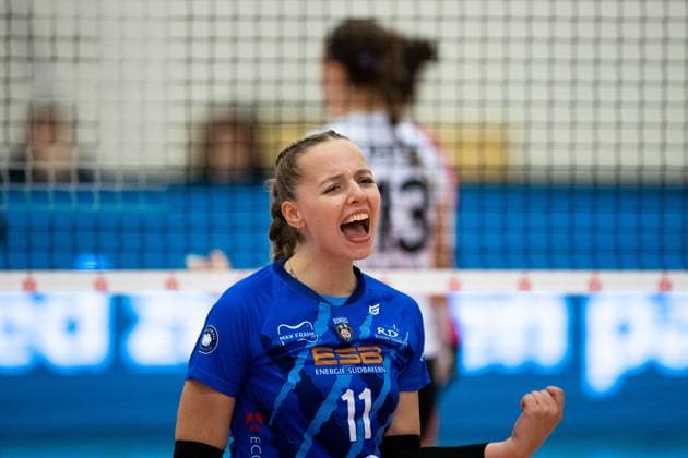 2 Bundesliga Women Pro Schwarz Weiss Erfurt vs TV Dingolfing Erfurt 14 10 2023 Loretta Piller 11 TV Dingolfing 2 Bundesliga Women Pro Schwarz Weiss Erfurt vs TV Dingolfing Riethsporthalle Erfurt 14 10 2023 Copyright: xBEAUTIFULxSPORTS Duehringx