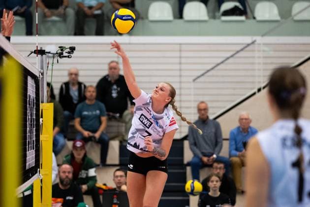 2 Bundesliga Frauen Pro Schwarz Weiss Erfurt vs TV Dingolfing Erfurt 14 10 2023 Ashlyn Maye Blotzer 7 Schwarz Weiss Erfurt 2 Bundesliga Frauen Pro Schwarz Weiss Erfurt vs TV Dingolfing Riethsporthalle Erfurt 14 10 2023 Copyright: xBEAUTIFULxSPORTS Duehringx