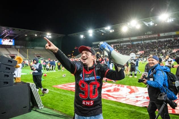 Royals fans celebrate GFL Bowl victory GER, Potsdam Royals vs Schwaebisch Hall Unicorns, GFL, season 2023, GFL Bowl, finals, 14 10 2023, GER, Potsdam Royals vs Schwaebisch Hall Unicorns, GFL, season 2023, GFL Bowl, finals, 14 10 2023 Essen Copyright: xEibner-Pressefoto FlorianxWolfx EP_FWF