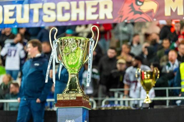 GFL Bowl Cup bump GER, Potsdam Royals vs Schwaebisch Hall Unicorns, GFL, season 2023, GFL Bowl, finals, 14 10 2023, GER, Potsdam Royals vs Schwaebisch Hall Unicorns, GFL, season 2023, GFL Bowl, finals, 14 10 2023 Essen Copyright: xEibner-Pressefoto FlorianxWolfx EP_FWF