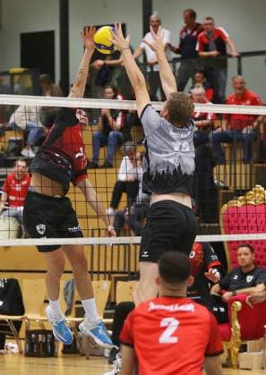 BAU 14 10 2023 Ludwigsburg Volleyball Barock Volleys MTV Ludwigsburg vs TV Bühl, f l Moritz Langjahr MTV , Eric Storz Bühl
