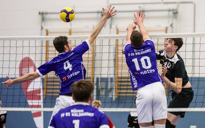 Volleyball 3 Liga VJ Frankfurt TV Waldgirmes 14 10 23, Lohr, Manuel Oetken, Henri TVW , Kreuzer, Kalle VJFFM ,