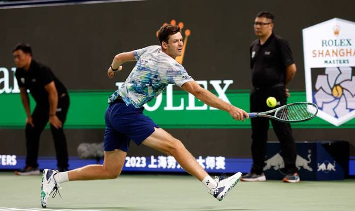 (231015) -- SHANGHAI, Oct. 15, 2023 -- Hubert Hurkacz returns the ball during the men s singles final between Andrey Rublev of Russia and Hubert Hurkacz of Poland at the ATP, Tennis Herren World Tour Shanghai Masters tennis tournament at Qizhong Forest Sports City Arena in Shanghai, east China, Oct. 15, 2023. ) (SP)CHINA-SHANGHAI-TENNIS-ATP TOUR-SHANGHAI MASTERS(CN) WangxLili 