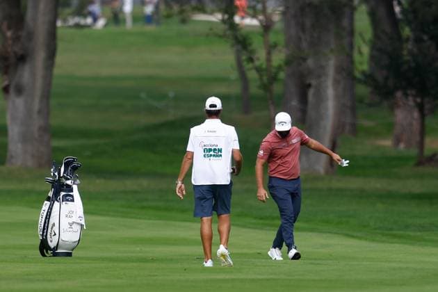 October 15, 2023, MADRID, MADRID, SPAIN: Jon Rahm of Spain kicks the golf stick during Acciona Open de Espana, Round 4, Golf tournament celebrated at Club de Campo on October 15, 2023, in Madrid, Spain. MADRID SPAIN - ZUMAa181 20231015_zaa_a181_149 Copyright: xOscarxJ.xBarrosox