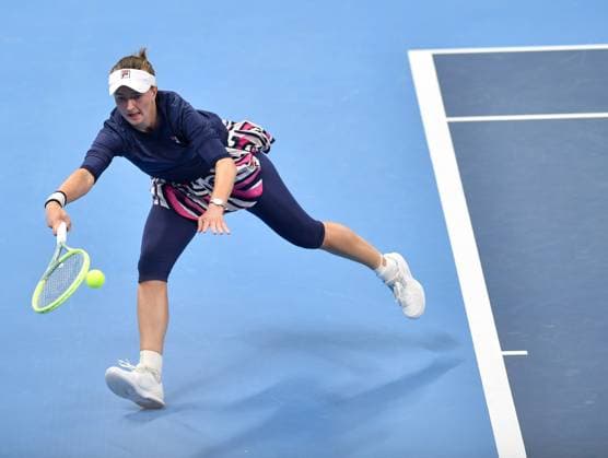 (231015) -- ZHENGZHOU, Oct. 15, 2023 -- Barbora Krejcikova returns the ball during the final match between Zheng Qinwen of China and Barbora Krejcikova of the Czech Republic at the WTA, Tennis Damen World Tour Zhengzhou Open tennis tournament in Zhengzhou, central China s Henan Province, Oct. 15, 2023. ) (SP)CHINA-ZHENGZHOU-TENNIS-WTA TOUR-ZHENGZHOU OPEN(CN) LixJianan 