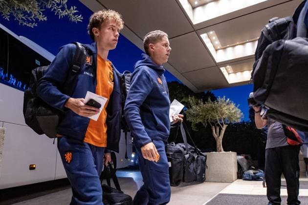 ATHENE, Divani Apollon Palace & Thalasso, 15-10-2023 , season 2023 2024 , European Championship, EM, Europameisterschaft Qualification. during press conference, PK, Pressekonferenz Netherlands in Athens, Netherlands player Mats Wieffer Netherlands player Joey Veerman arriving at hotel Press conference Netherlands in Athens  x22756298x Copyright: