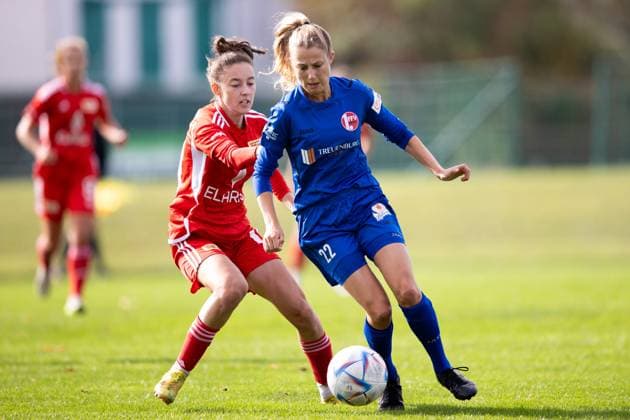 Womens Regionalliga Nordost 1 FFV Erfurt vs 1 FC Union Berlin Erfurt 15 10 2023 Sophie Trojahn 19 1 FC Union Berlin vs Milena Reinhardt 22 1 FFV Erfurt Womens Regionalliga Nordost 1 FFV Erfurt vs 1 FC Union Berlin Hauptplatz Sportforum Johannesplatz Erfurt 15 10 2023 Copyright: xBEAUTIFULxSPORTS Duehringx