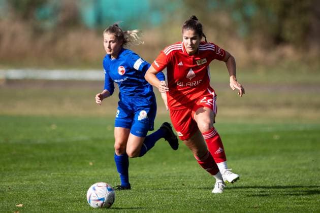 Womens Regionalliga Nordost 1 FFV Erfurt vs 1 FC Union Berlin Erfurt 15 10 2023 Anouk Blaschka 22 1 FC Union Berlin vs Milena Reinhardt 22 1 FFV Erfurt Womens Regionalliga Nordost 1 FFV Erfurt vs 1 FC Union Berlin Hauptplatz Sportforum Johannesplatz Erfurt 15 10 2023 Copyright: xBEAUTIFULxSPORTS Duehringx
