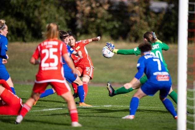 Womens Regionalliga Nordost 1 FFV Erfurt vs 1 FC Union Berlin Erfurt 15 10 2023 Sarah Abu Sabbah 16 1 FC Union Berlin vs Laura Kalbe 20 1 FFV Erfurt Womens Regionalliga Nordost 1 FFV Erfurt vs 1 FC Union Berlin Hauptplatz Sportforum Johannesplatz Erfurt 15 10 2023 Copyright: xBEAUTIFULxSPORTS Duehringx